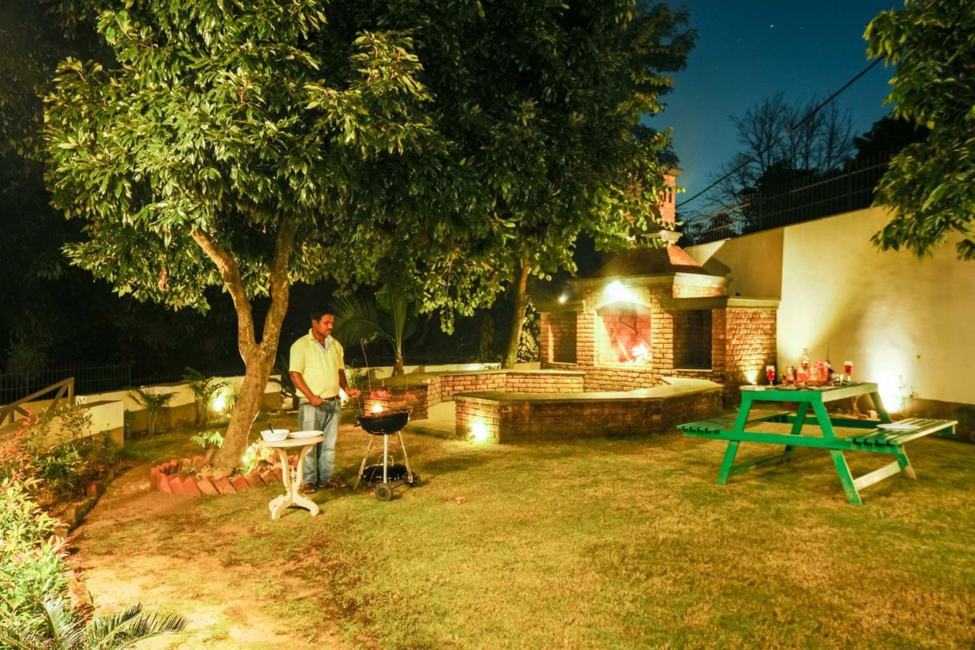 Villa Sierra Sky - Exquisite Elegant 4 Bedroom Villa Ντεχραντούν Εξωτερικό φωτογραφία